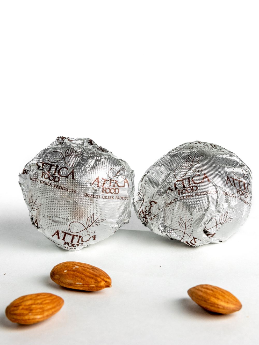 Шоколадные конфеты с начинкой из нуги и миндаля
