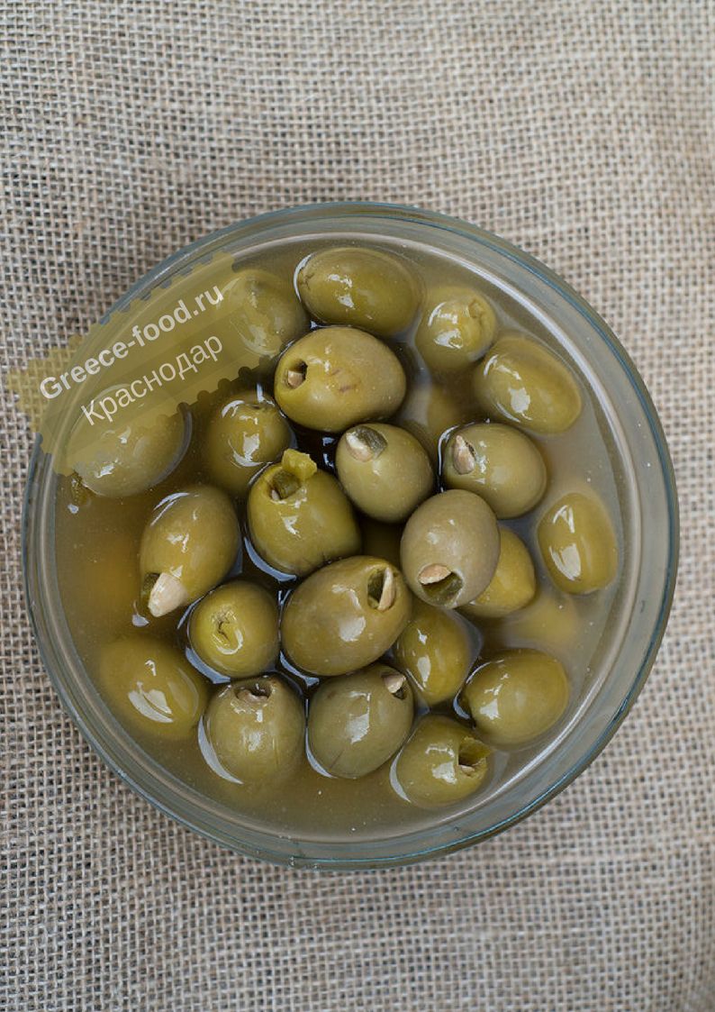 Зеленые оливки фаршированные миндалем и перцем, 1кг